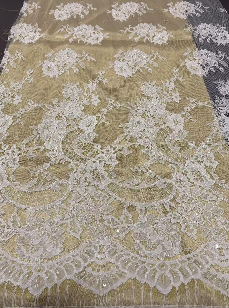 Rose bouquet coupon lace, corded finish